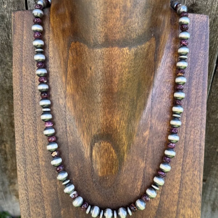Sterling Silver Purple Spiny Oyster With 8mm Pearls Bead Necklace. 18 Inch